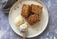 Spiced Applesauce Crumb Cake