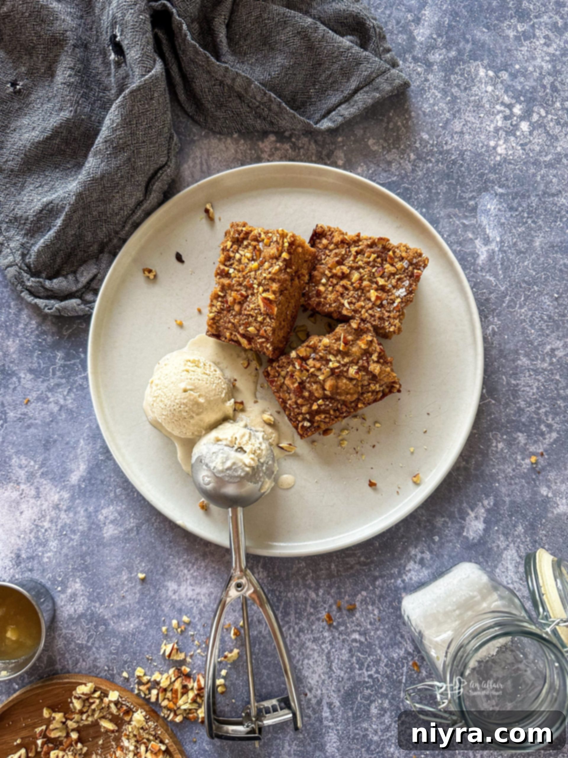 Spiced Applesauce Crumb Cake 1 featured 10945 scaled