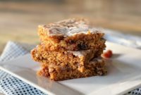 Hearty Spiced Raisin Bars