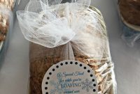 Holiday Spiced Banana Bread with Streusel Topping and Printable Gift Tag