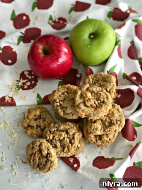 Irresistible Apple Pie Oatmeal Cookies, a perfect blend of apple, cinnamon, and oats