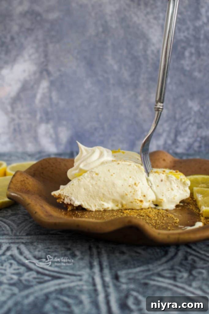 Pinterest graphic for Lemon Icebox Pie.