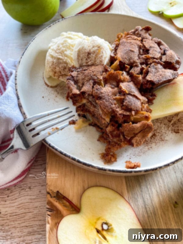 apple cake with ice cream