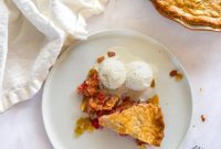 Old-Fashioned Rhubarb Pie
