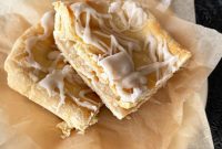 Homemade Apple Crumble Bars