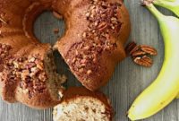 Banana Bread Streusel Cake