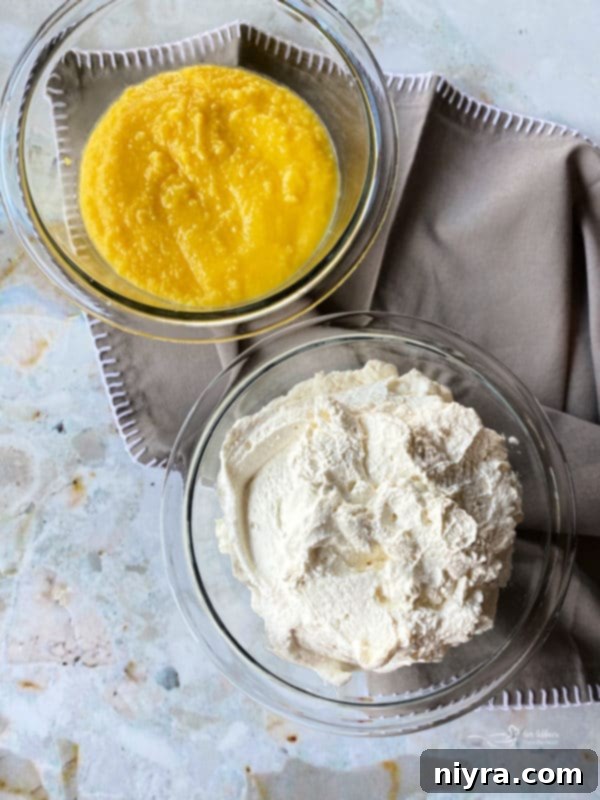 Whipped cream with vanilla