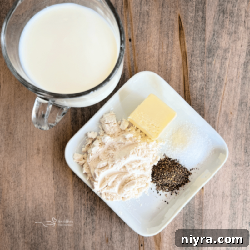 Classic Southern White Gravy 5 Bowl of Country Style White Pepper Gravy