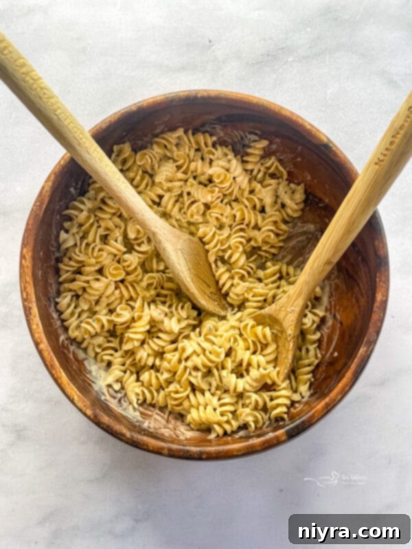 Classic BLT Pasta Salad 7 Toss Pasta Together with Dressing